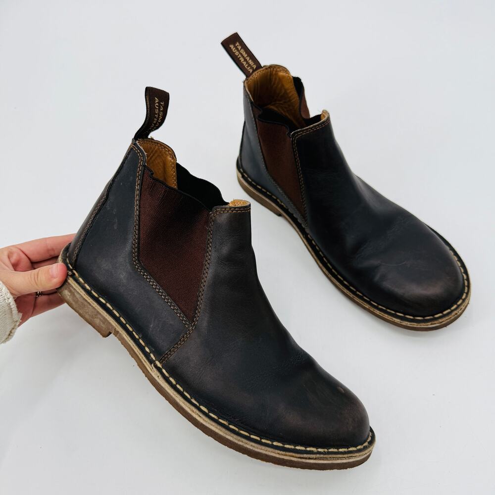 blundstone chelsea chukka boot